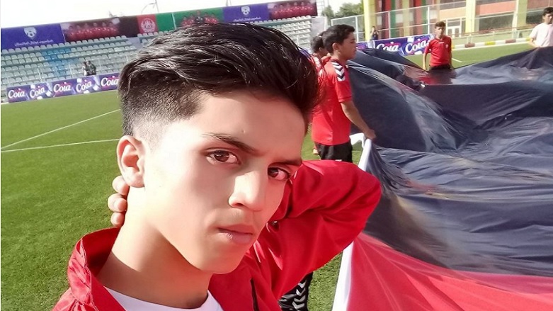 زه‌كی ئه‌نوه‌ری، یاریزانی ئه‌فغانی به‌هۆی كه‌وتنه‌خواره‌وه‌ی له‌ فڕۆكه‌یه‌كی ئه‌مه‌ریكی گیانی له‌ده‌ستدا